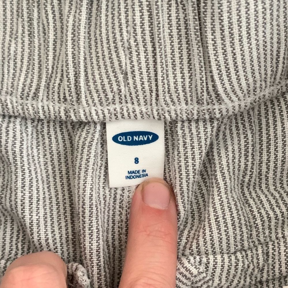Old Navy gray striped linen blend shorts- 8 - Picture 5 of 6